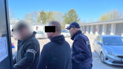 Dwóch mężczyzn aresztowanych za wymuszenie rozbójnicze z bronią w ręku