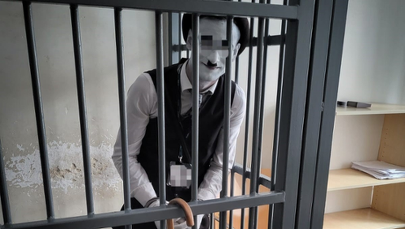 Dwóch mimów zatrzymanych na przejściu. Jeden był poszukiwany