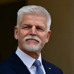 Dwóch ochroniarzy i tani bilet. Prezydent Czech poleciał Ryanairem