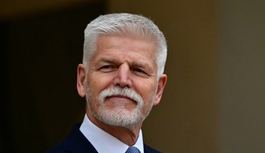 Dwóch ochroniarzy i tani bilet. Prezydent Czech poleciał Ryanairem