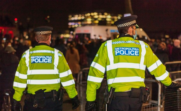 Dwóch Polaków zatrzymanych w Wielkiej Brytanii. Ewakuowano 200 domów