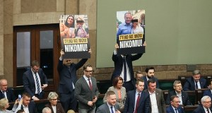 Dwóch posłów PiS ukaranych za zachowanie w Sejmie