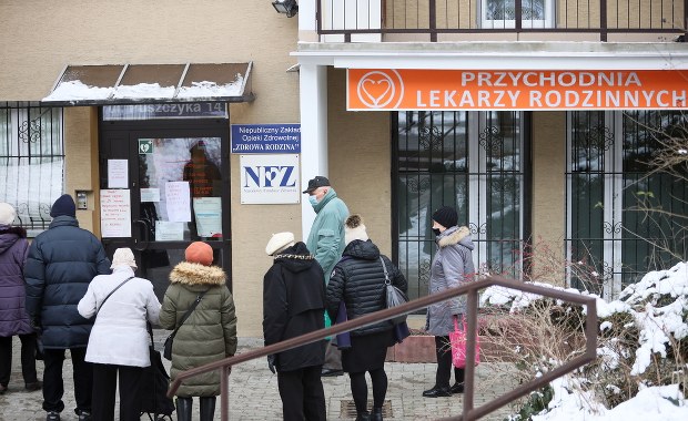 Dworczyk: Ponad 127 tys. seniorów zarejestrowało się na szczepienia