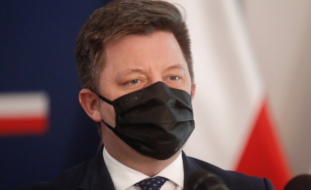 Dworczyk: W czwartek ruszają zapisy na szczepienia osób w wieku 69 lat