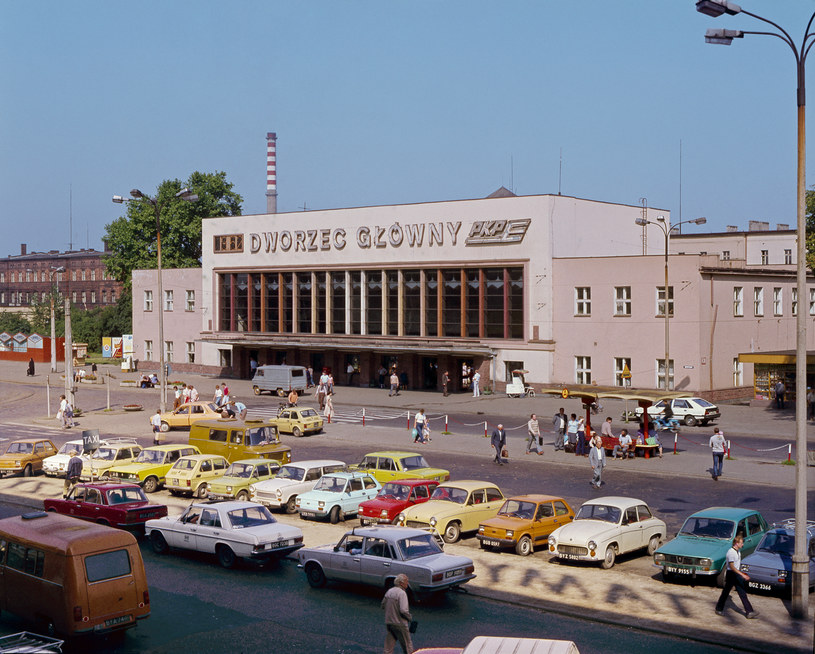 Dworzec Główny PKP w Bydgoszczy 1986 /Z archiwum Narodowego Archiwum Cyfrowego
