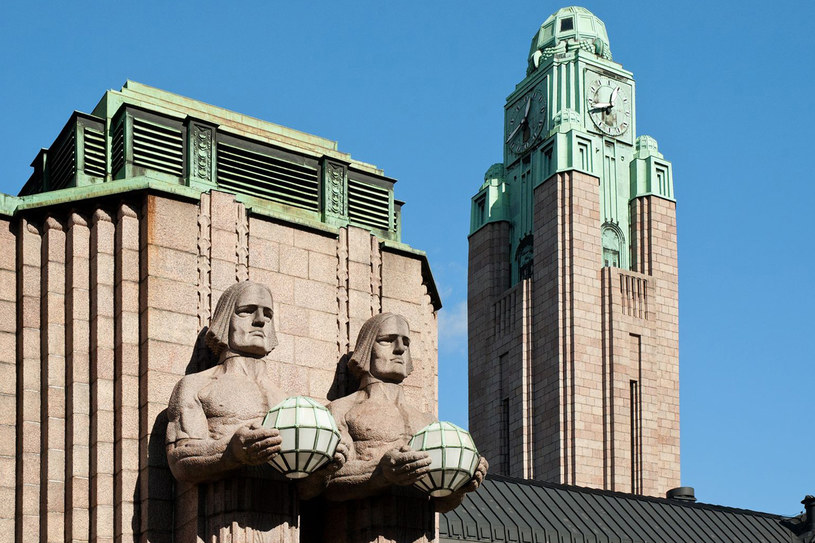 Dworzec Główny w Helsinkach był inspiracją scenografii niezliczonych filmów. Ostatnio wzorowali się na nim twórcy Gotham City w adaptacji Batmana /123RF/PICSEL