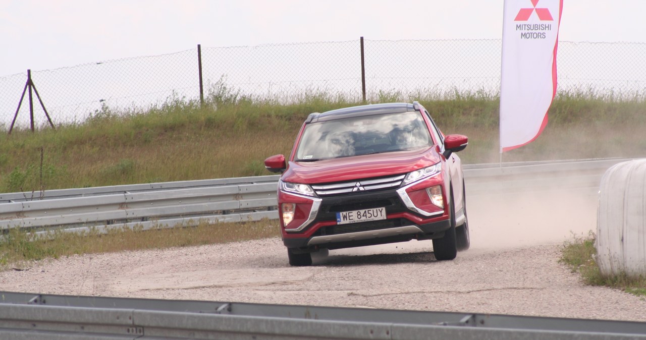 Dwukrotny zwycięzca rajdu Dakar Hiroshi Masuoka za sterami Mitsubishi Eclipse Cross /INTERIA.PL