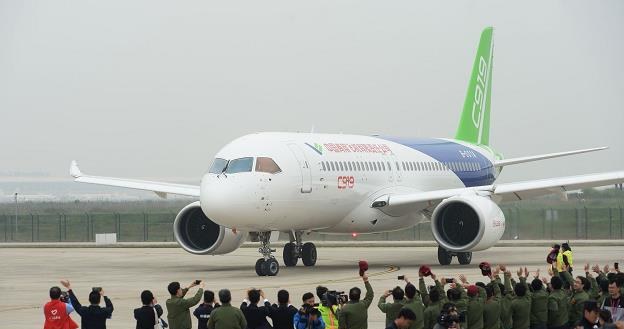 Dwusilnikowy C919 - chińska konkurencja dla Boeinga i Airbusa /AFP