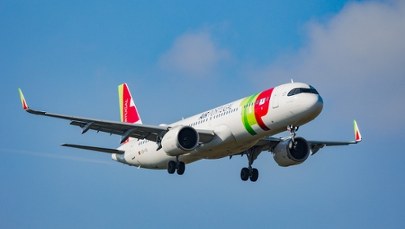 Dym na pokładzie samolotu. 9 pasażerów w szpitalu