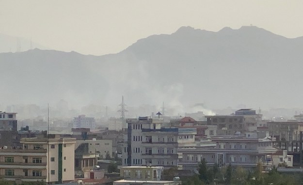 Dym unoszący się po wybuchu w Kabulu /STRINGER /PAP/EPA