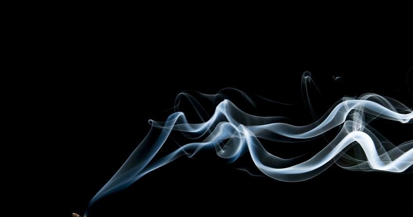 Dym uwalniany podczas spalania kadzideł może mieć negatywny wpływ na zdrowie /123RF/PICSEL