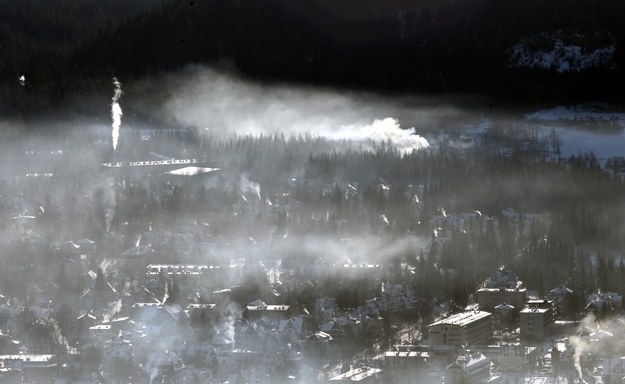 Dymiące kominy w Zakopanem /Grzegorz Momot /PAP