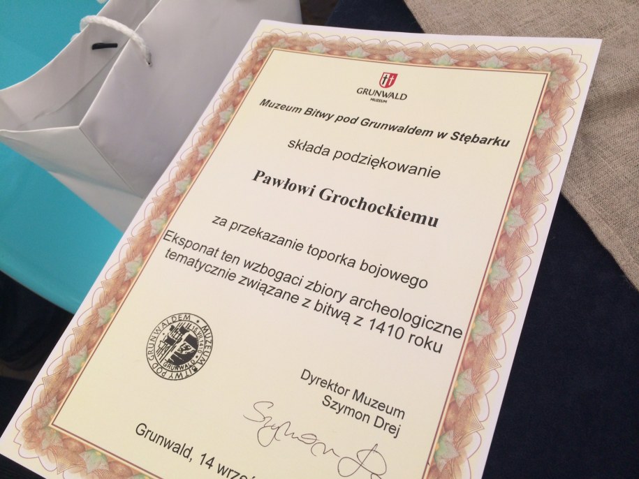 Dyplom dla znalazcy toporka /Piotr Bułakowski /RMF FM