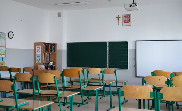 ​Dyrektor szkoły oskarżony o posiadanie narkotyków. Został zawieszony