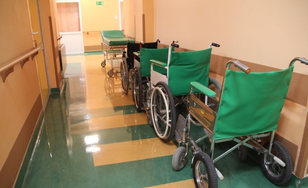 Dyrektorzy o sieci szpitali: Mieszanie herbaty bez dosypywania cukru