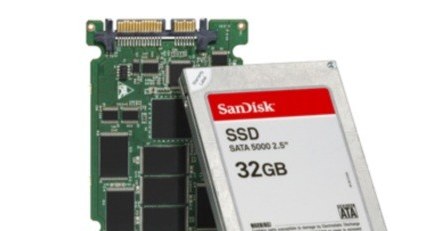 Dysk SSD, mający zastąpić w przyszłości tradycyjny twardy dysk /CafePC.pl