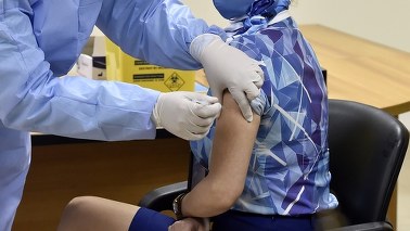 Dystrybutor rosyjskiej szczepionki: Europa potrzebuje Sputnika V. Merkel pomaga w dialogu