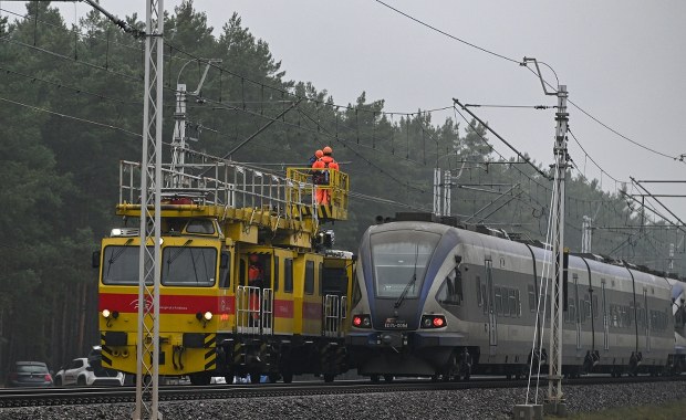 Dywersja na kolei. Znaleziono kabel, który prawdopodobnie służył do zainicjowania wybuchu