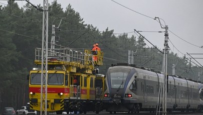 Dywersja na kolei. Znaleziono kabel, który prawdopodobnie służył do zainicjowania wybuchu