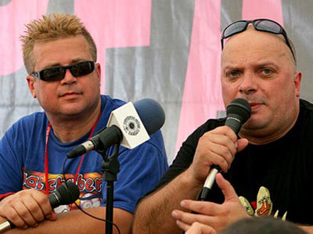 Dżej Dżej i Skiba (Big Cyc) na Przystanku Woodstock 2006 /INTERIA.PL