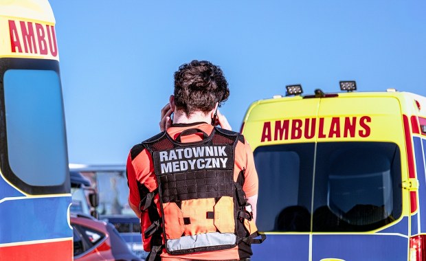 Dźgnął ratownika nożem. Sąd złagodził wyrok