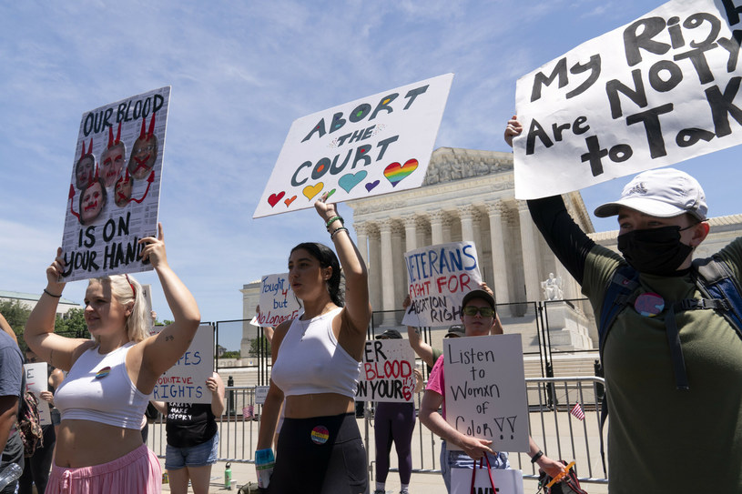 Działacze na rzecz aborcji protestujący przed Sądem Najwyższym w Waszyngtonie /FR159526 AP/Associated Press /East News