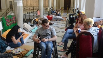 Działacze PiS i PO o proteście w Sejmie. "Opinia posła Pięty jest nie na miejscu"