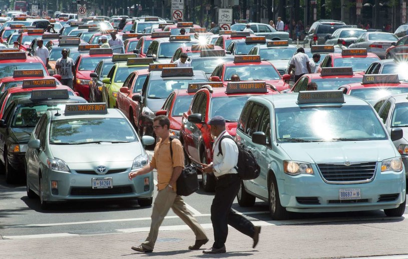 Działalność Ubera wywołuje protesty taksówkarzy. Tutaj w Waszyngtonie /AFP
