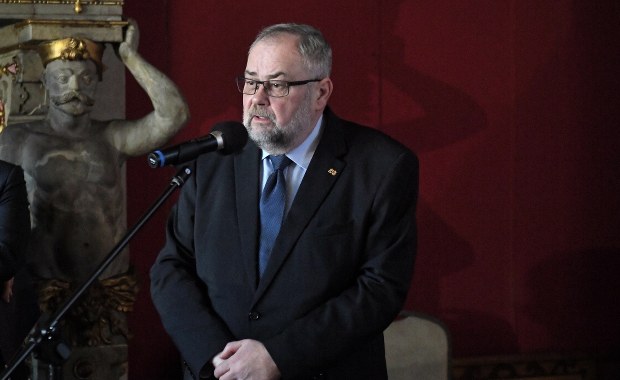 "Działam zadaniowo. Nie chcę rozpamiętywać". Piotr Adamowicz w rok po śmierci brata