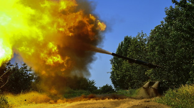 Działania sił ukraińskich we wschodniej Ukrainie na zdjęciu z 19 czerwca br. /STR /PAP/EPA