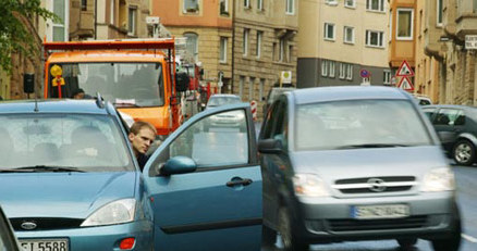 Działanie systemu ESP. Fot. Bosch /Informacja prasowa