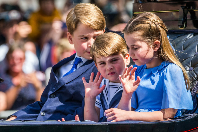 Dzieci księcia Williama i księżnej Kate - George, Charlotte i Louis - zajmują kolejno drugie, trzecie i czwarte miejsce w kolejce do brytyjskiego tronu /Marcin Nowak /East News