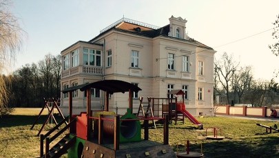 Dzieci moczyły się na lekcjach. Śledztwo ws. nauczycielki w Szczodrem 