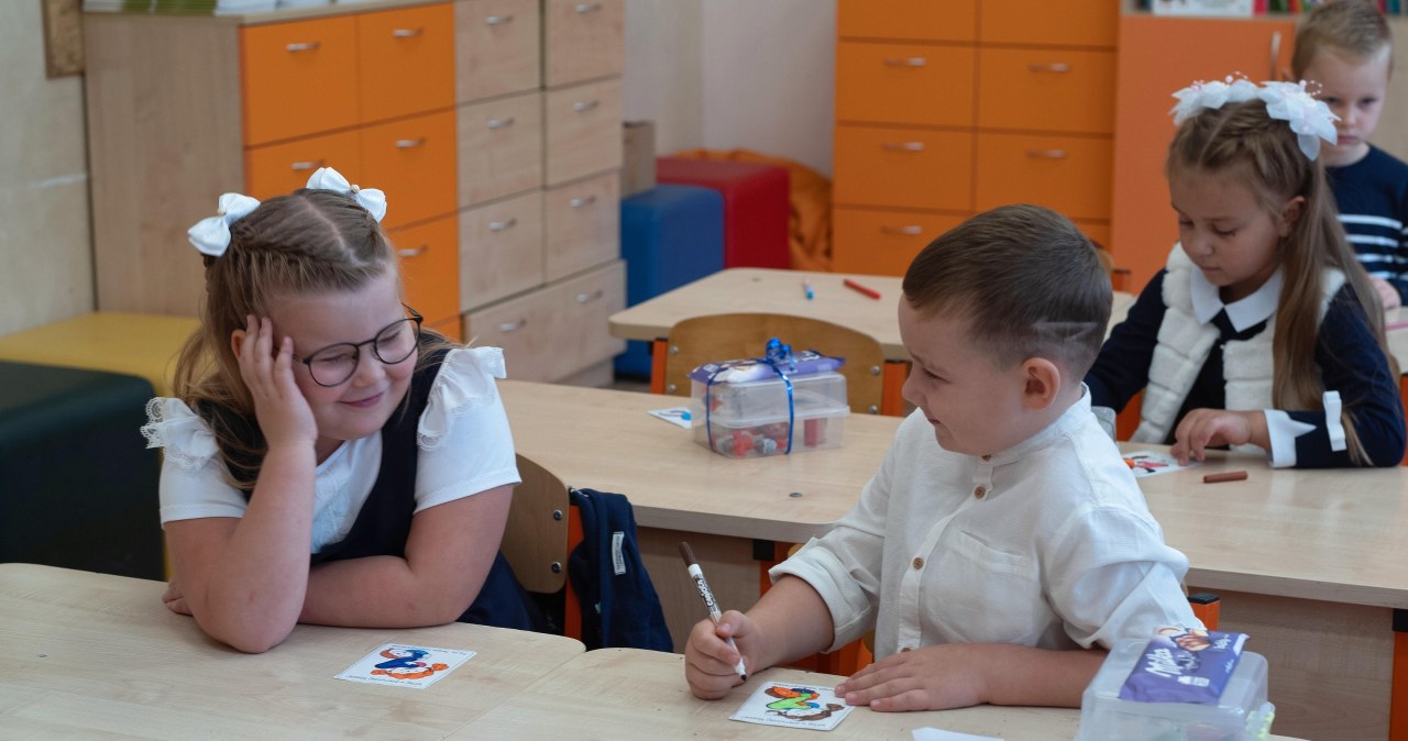 Dzieci na kwarantannie. Źródłem zakażeń jest niezaszczepiony personel szkół i przedszkoli