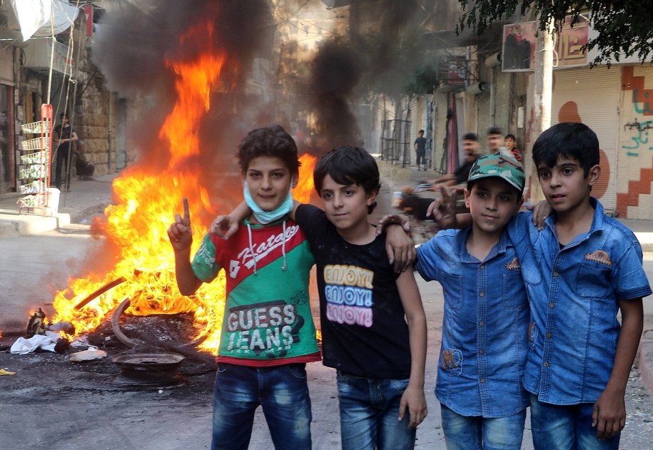 Dzieci na ulicach Aleppo /aa /PAP/EPA