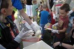 Dzieci nie mają ubrań, książek i zabawek