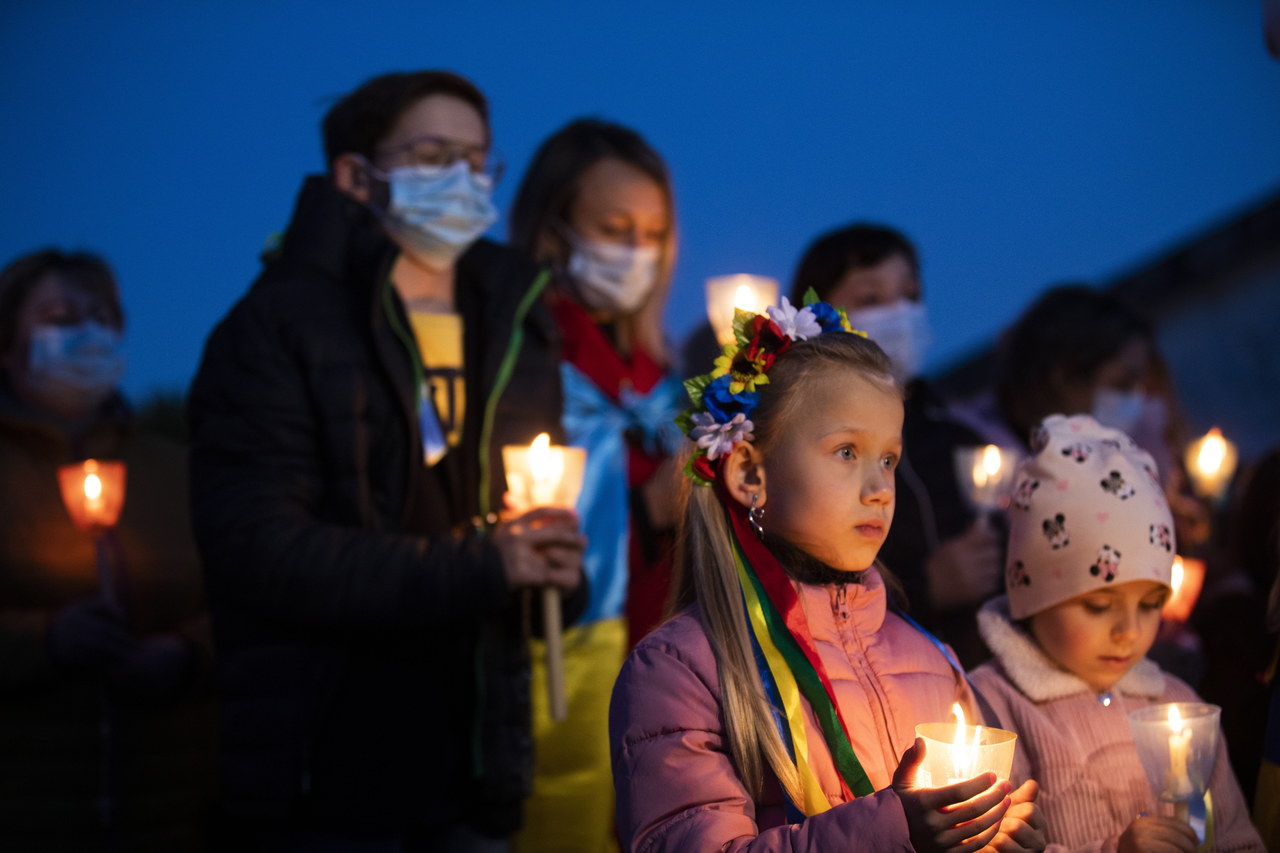 Dzieci - ofiary inwazji Rosji na Ukrainę. "Pokaż to Putinowi"
