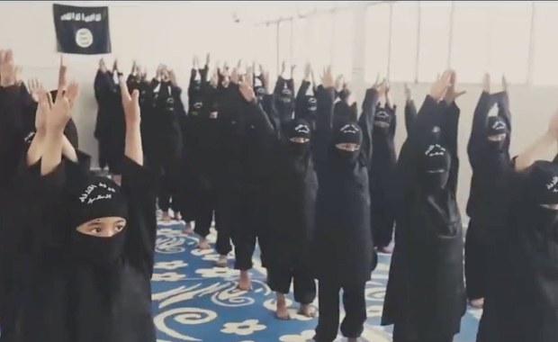 Dzieci rekrutowane do walki z Państwem Islamskim