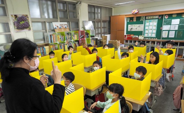 Dzieci równie podatne na infekcję koronawirusem jak dorośli