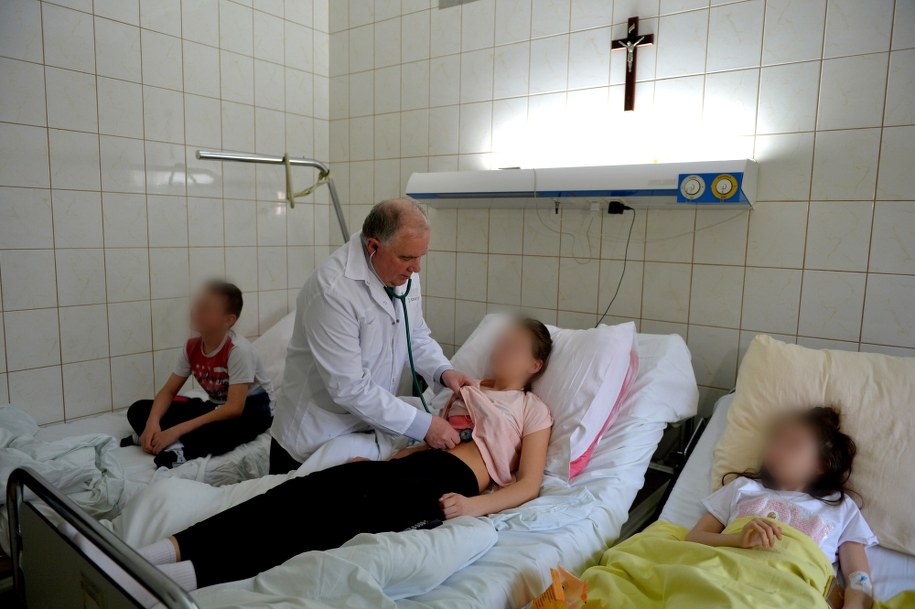 Dzieci trafiły do Szpitala Powiatowego w Mielcu /Darek Delmanowicz /PAP