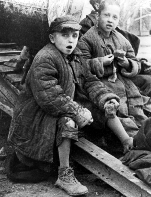 Dzieci uratowane przez generała Andersa ze Związku Sowieckiego /Z archiwum Narodowego Archiwum Cyfrowego