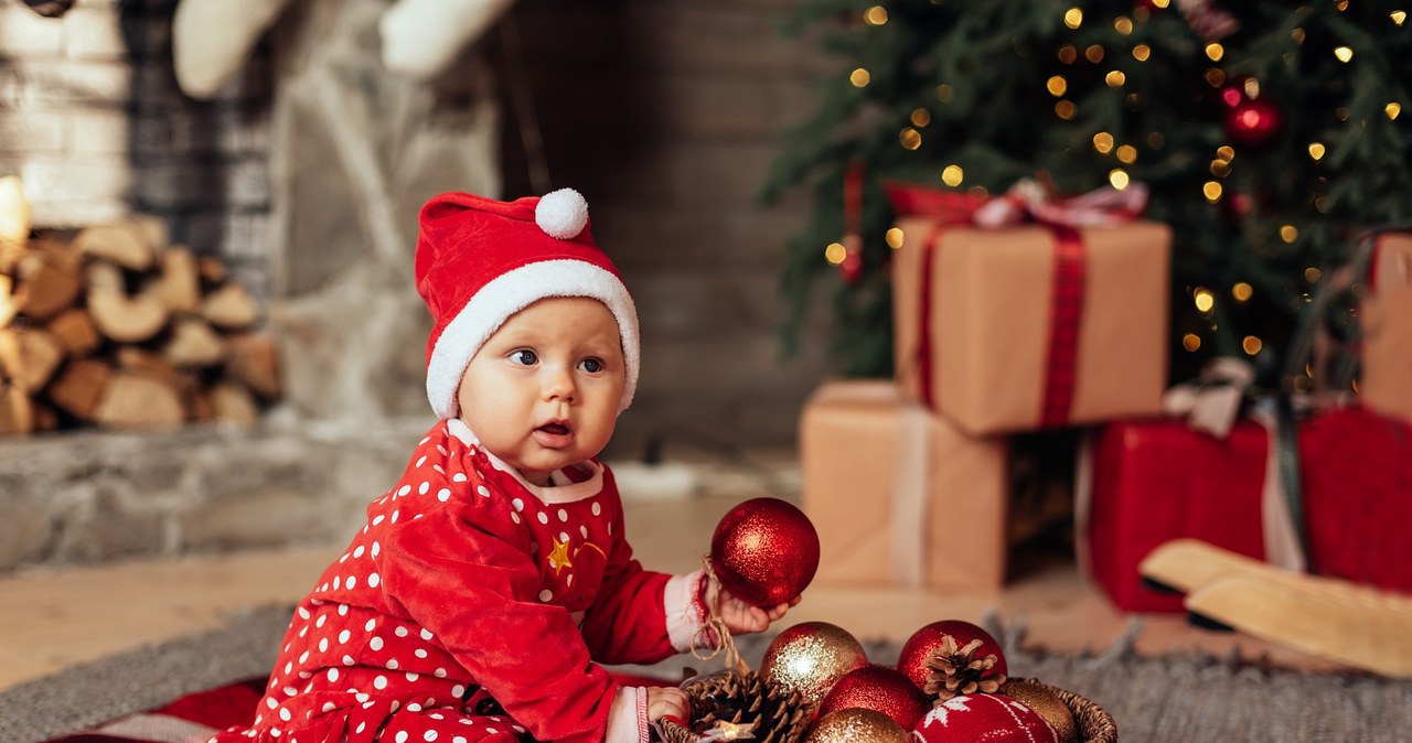 Dzieci urodzone w grudniu często otrzymują świąteczne imiona. Warto zainspirować się naszą listą. /Pixel