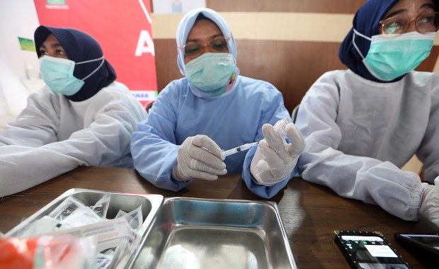 Dzieci wracają do przedszkoli. Piłkarze i olimpijczycy będą zaszczepieni przed Euro i Tokio [RAPORT DNIA]