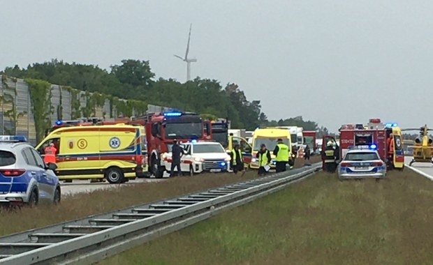 Dzieci wśród rannych w wypadku na S8. Wysłano śmigłowiec LPR