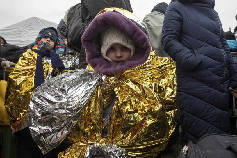 Dzieci z Ukrainy, przebywające w Polsce dłużej niż trzy miesiące, są objęte obowiązkiem szczepień - poinformował resort zdrowia /AP/Associated Press/East News /East News