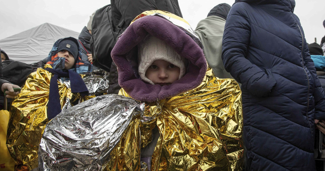 Dzieci z Ukrainy, przebywające w Polsce dłużej niż trzy miesiące, są objęte obowiązkiem szczepień - poinformował resort zdrowia /AP/Associated Press/East News /East News