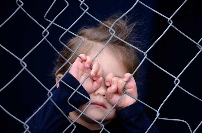 Dzieci zamykano w klatkach /123RF/PICSEL