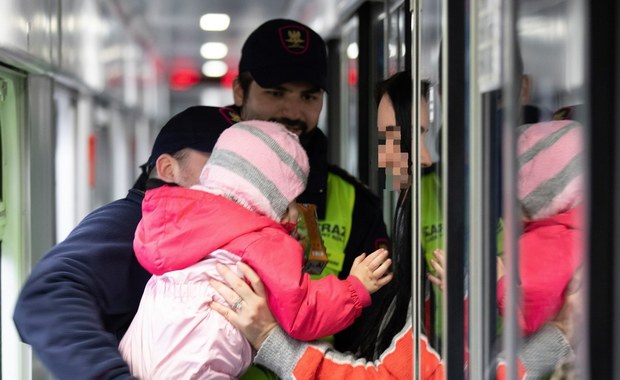 Dziecko odjechało pociągiem bez matki. Wstrząsające zdarzenie na Śląsku 