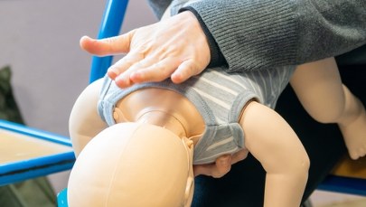 ​Dziecko traciło oddech, miało siną twarz. Dramatyczne chwile w sklepie