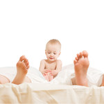 Dziecko w sypialni obniża ojcu testosteron